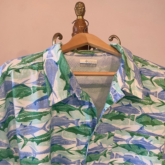 MEN’s LARGE COLUMBIA PFG HAWAIIAN ALOHA SHIRT WITH GREEN/BLUE SPORTFISHING PRINT - Picture 2 of 6